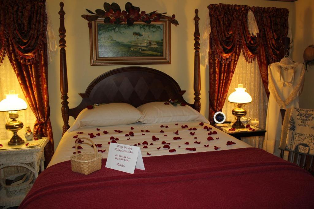Red Bluff Cottage Bed & Breakfast Montgomery Exterior foto
